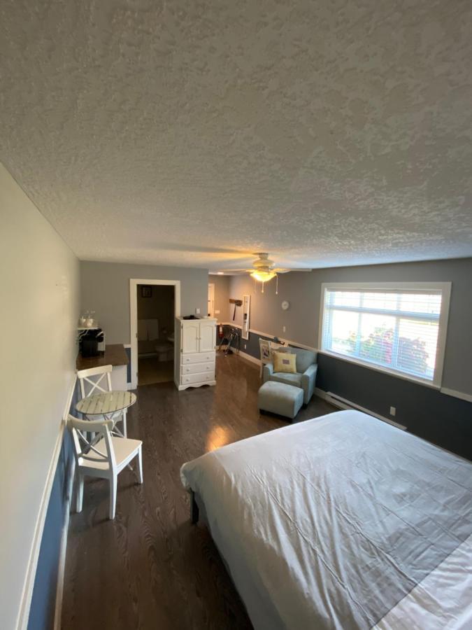Guest Suites On Benvenuto Brentwood Bay Kültér fotó